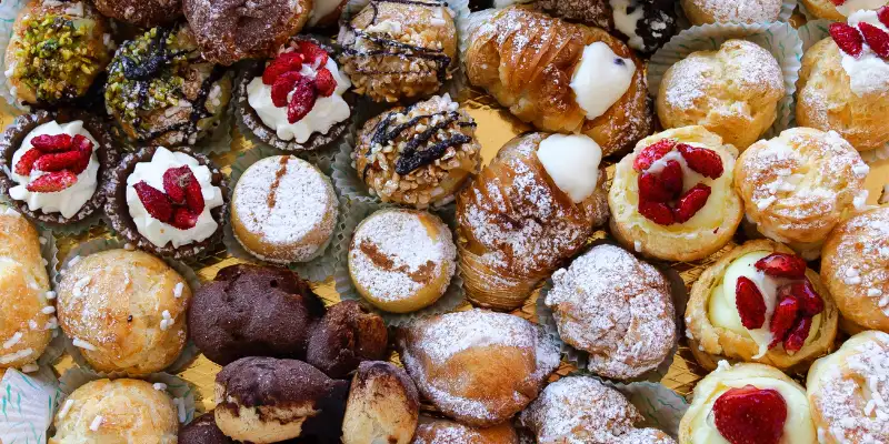 تهیه انواع شیرینی با دستگاه آلمانی زن